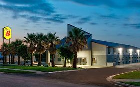 Super 8 By Wyndham New Braunfels I-35